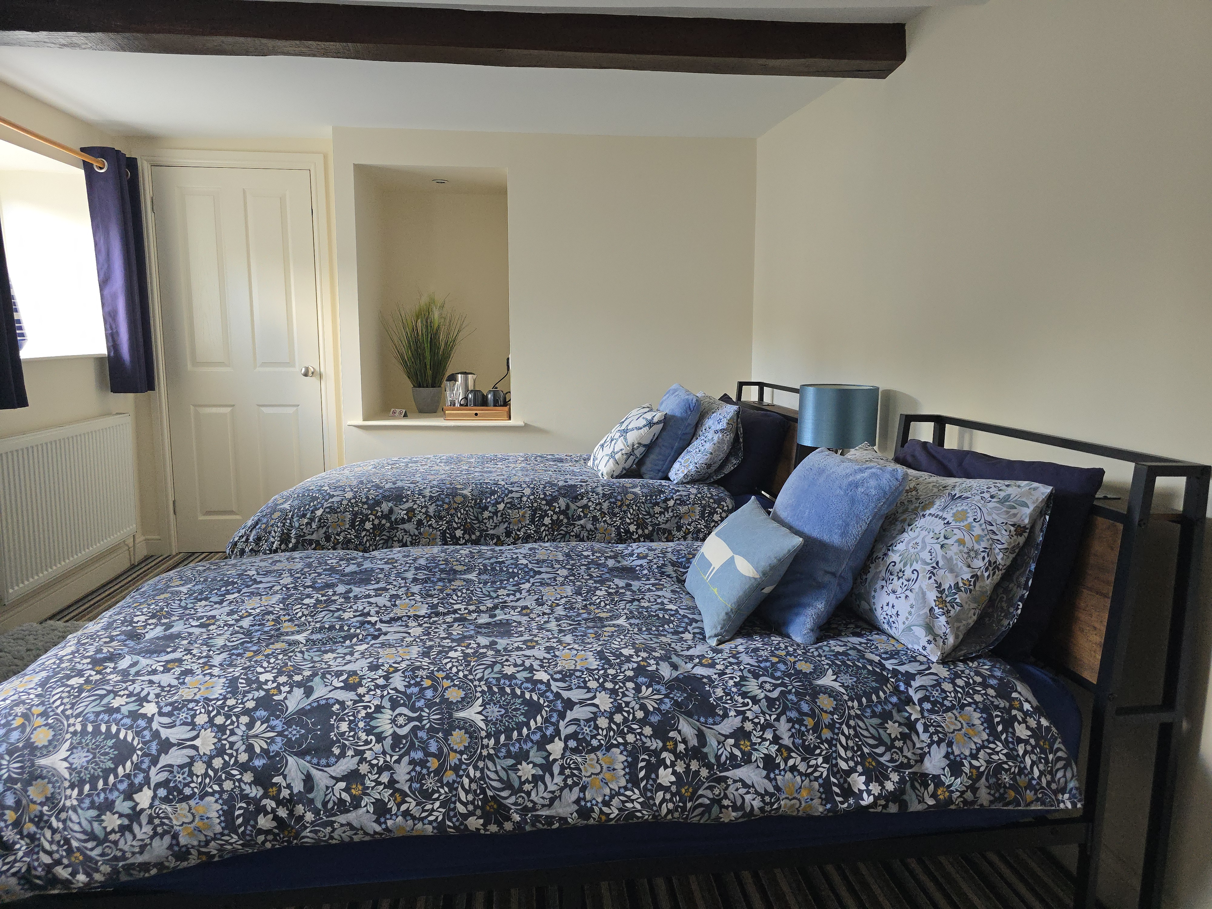 Twin Room Two – The Unicorn Hotel